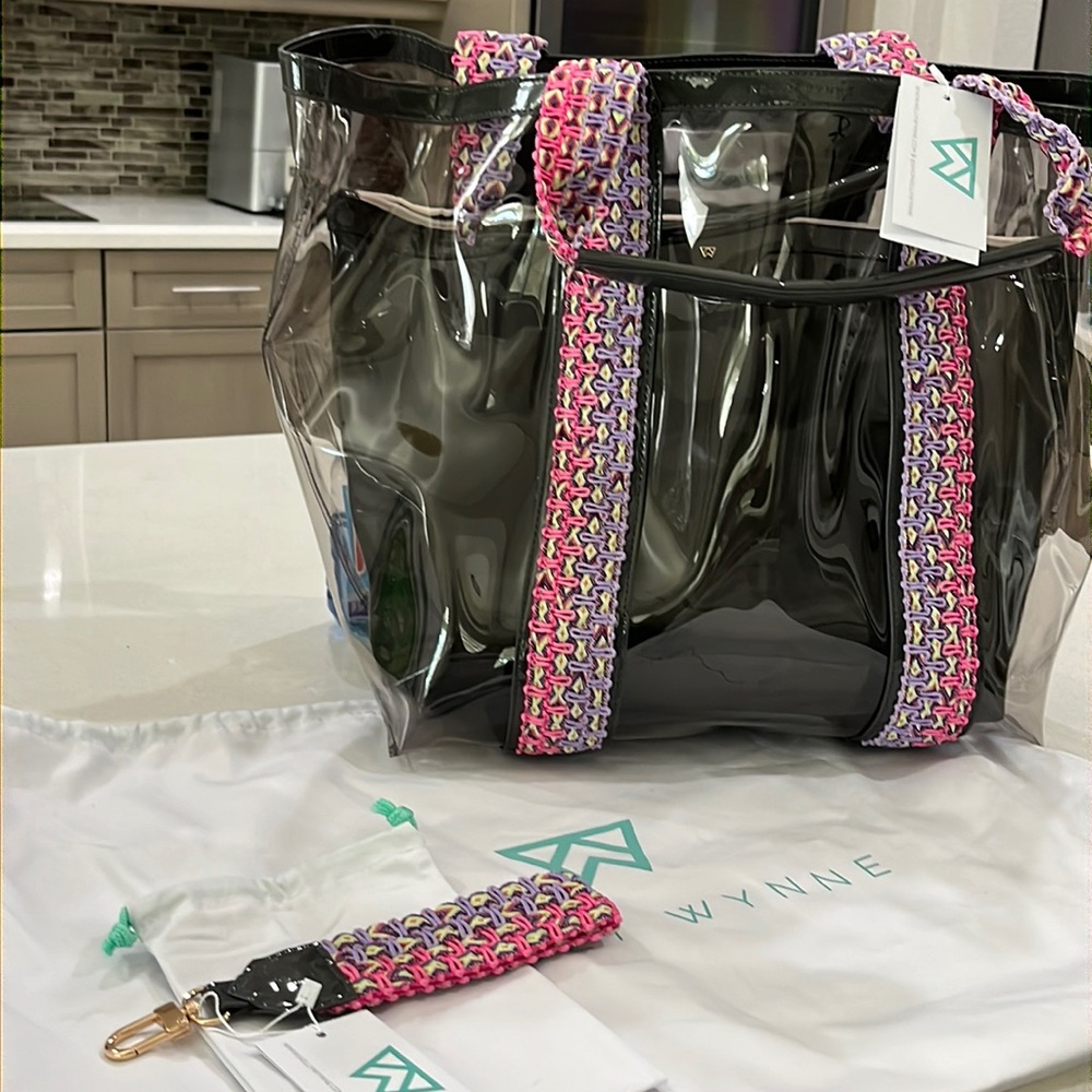 Kelly Wynne Tote and Key Chain